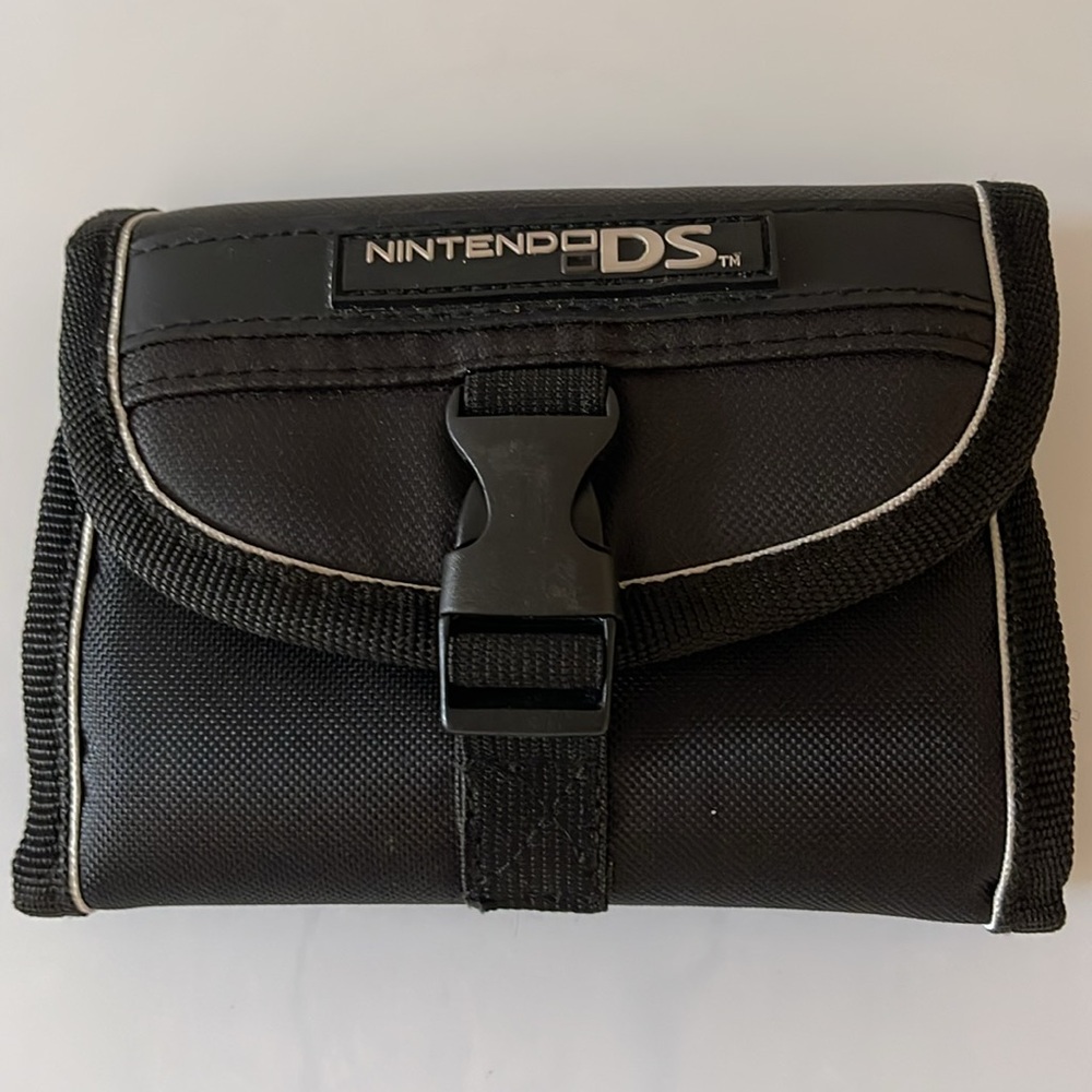 Nintendo DS Switch 'N Carry Black with White Travel Case Pouch w/Stylus Pen